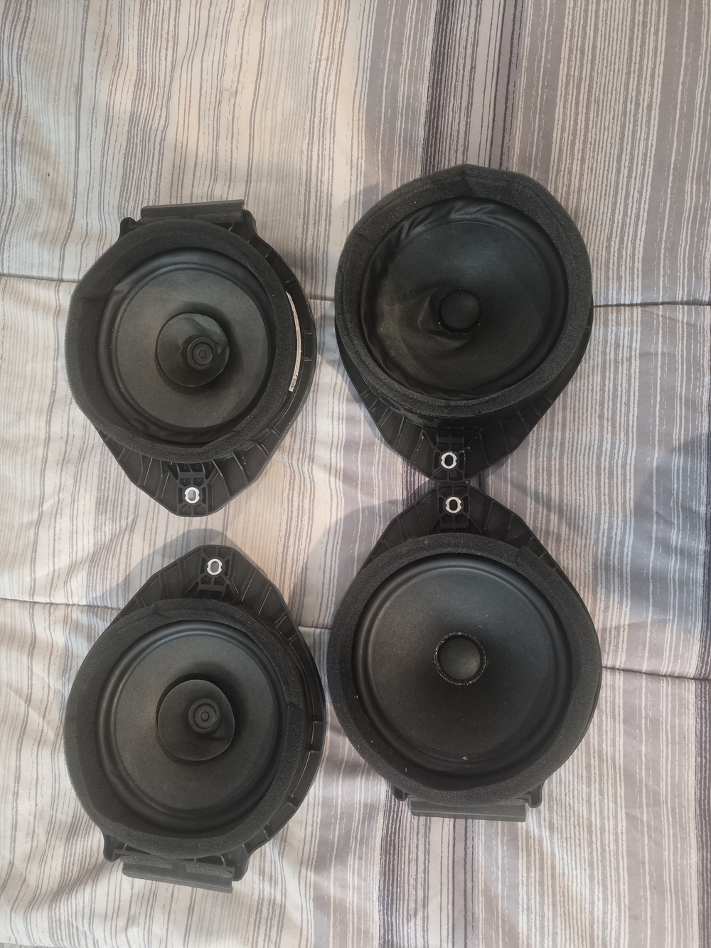 Car Audio Speaker Pair – Black Midrange/Foam Cone Speakers